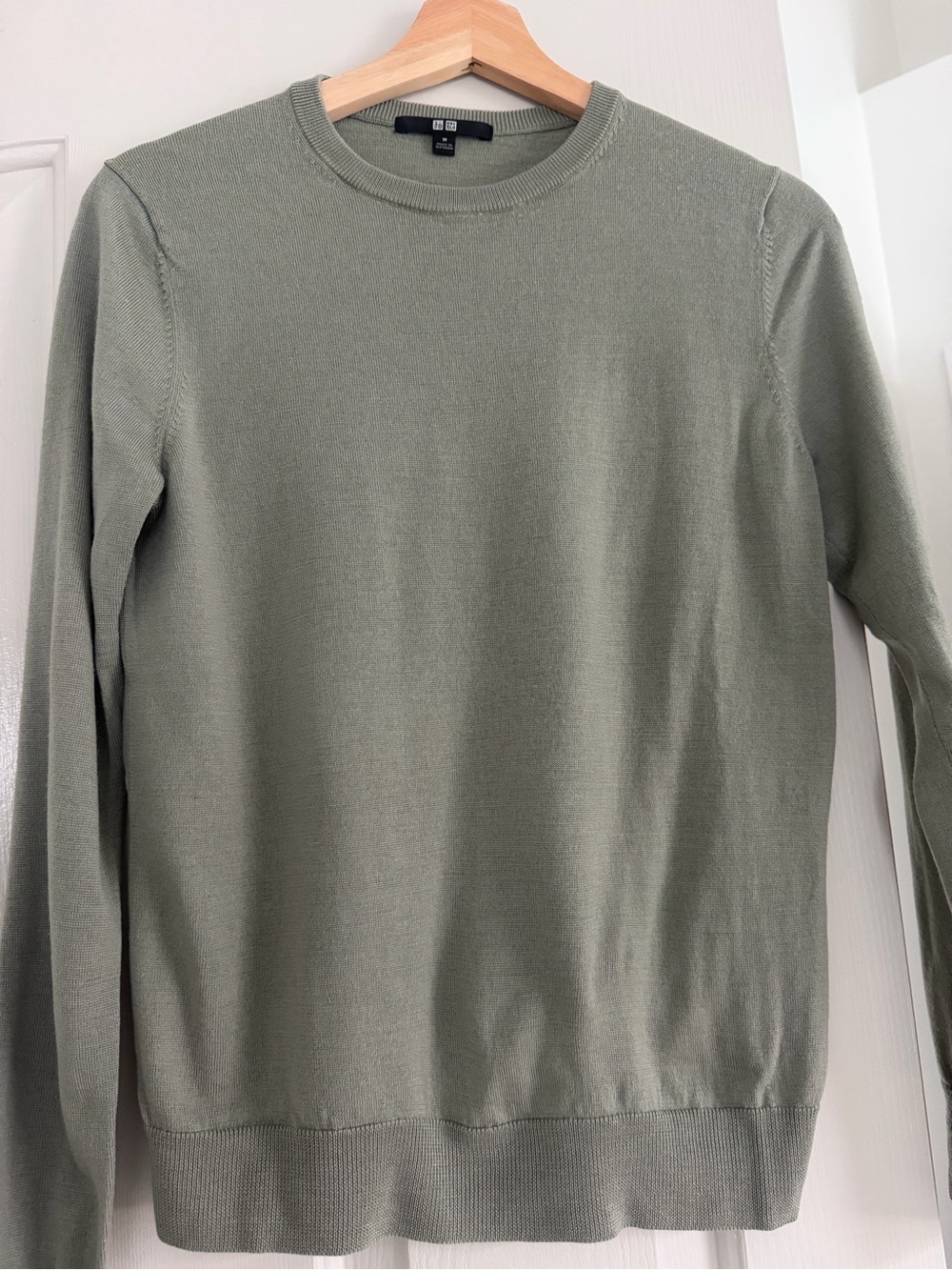 Uniqlo Merino Lightweight Crew Neck Sweater in Sage